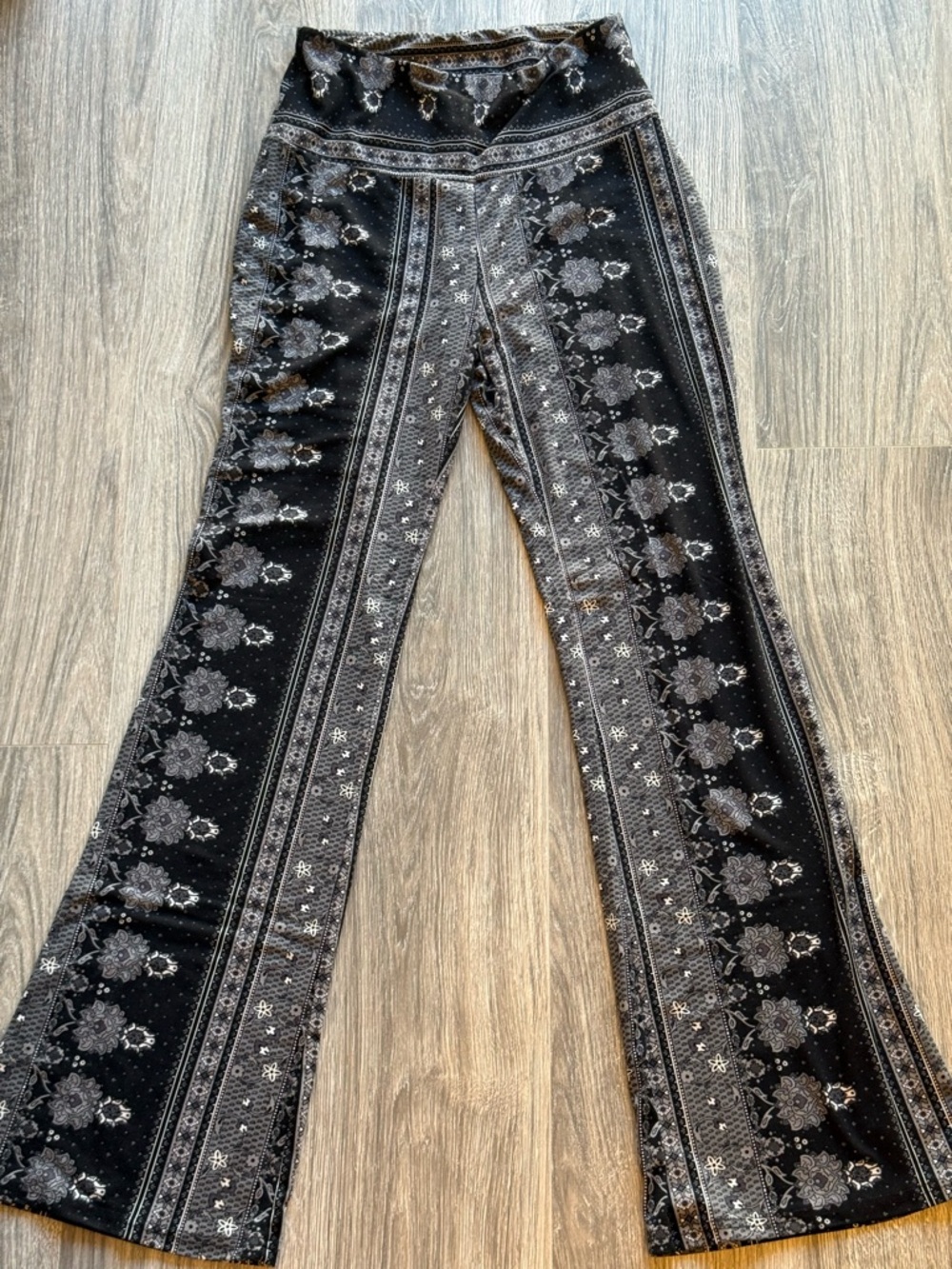 shosho Black and Cream Floral Border Print Pants